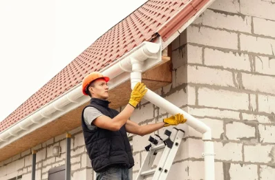 Pose et remplacement de gouttières au Juch